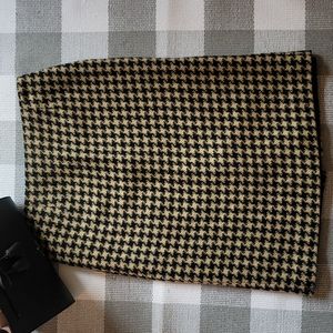 Vintage Talbots 100% Wool Houndstooth Beige and Black Pencil Skirt Size 8